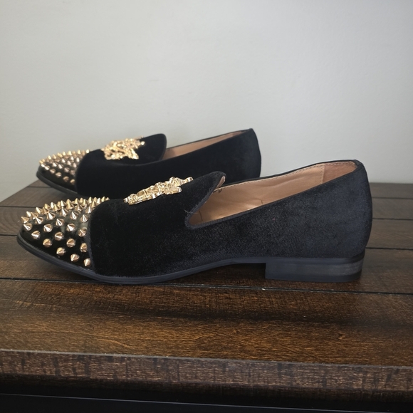 Meijiana Black Velvet Slip On  With Gold Tone Studs Spiked Accents Size 9 - Picture 3 of 13